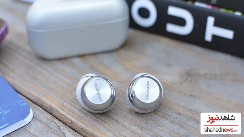 wireless earbuds