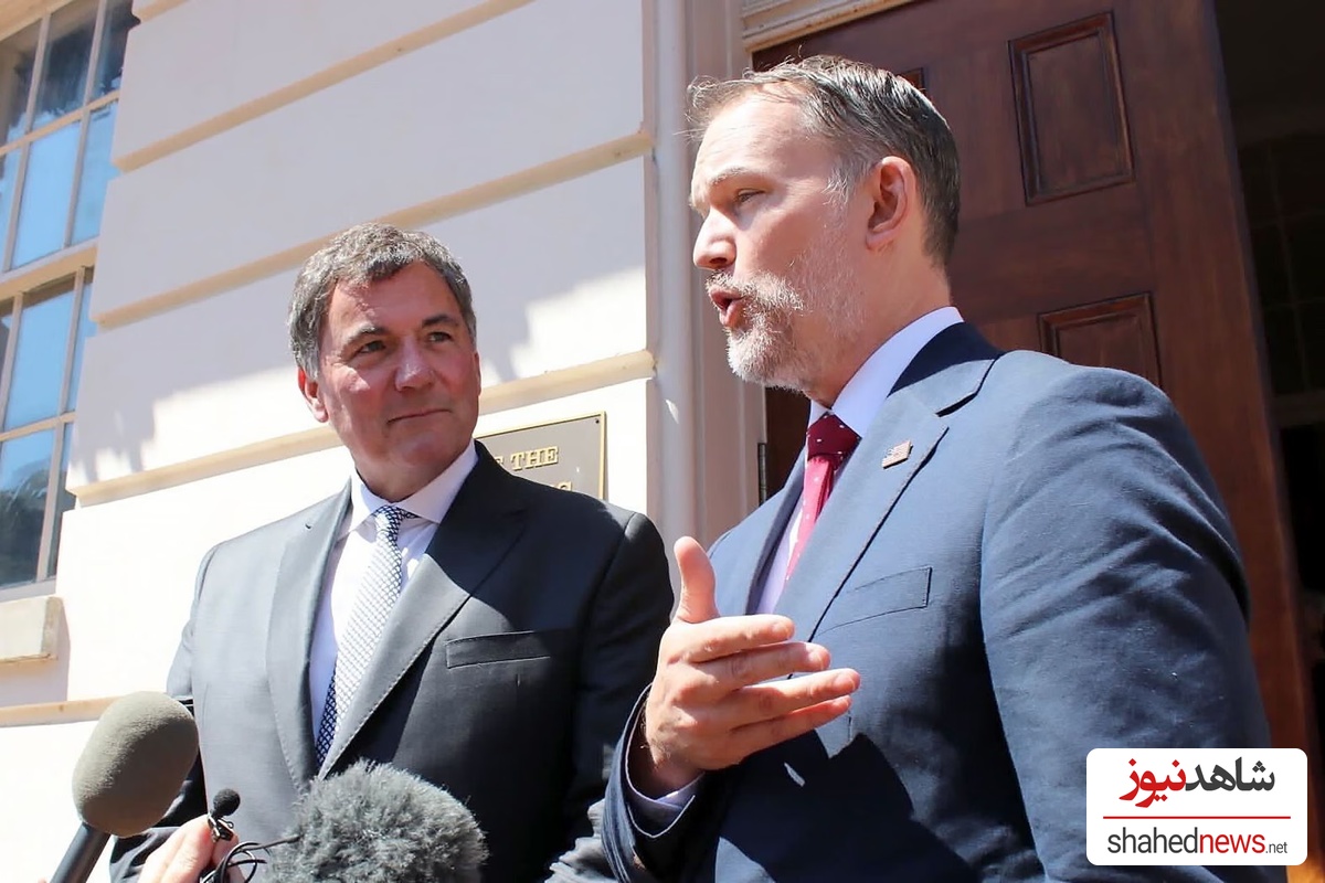Canadian trade minister Dominic LeBlanc, left, and US trade representative Jamieson Greer speak to reporters in Washington DC on Friday. Photograph: Canadian Press/Shutterstock