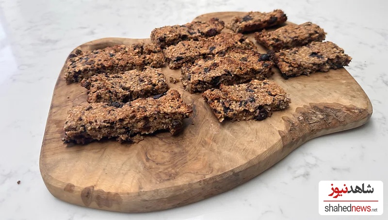 Granola bars are easy to throw together with ingredients you may already have in your cupboards