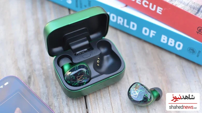 wireless earbuds