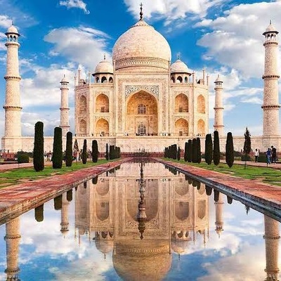 Taj Mahal: The Eternal Love Story Behind India’s Most Magnificent Monument