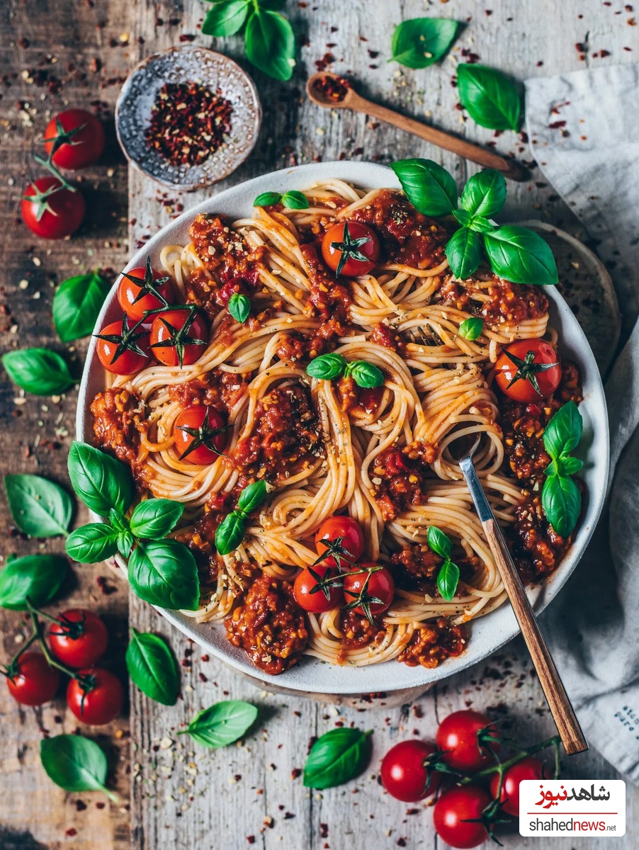 VEG UP THE SPAGHETTI BOLOGNESE