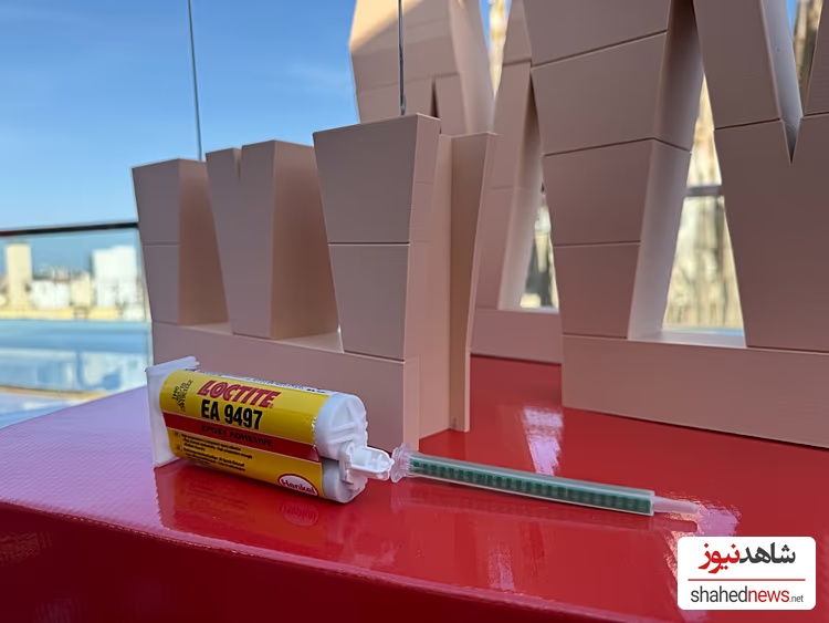 Image of the adhesive used in the construction of the Tower of Jesus in the Sagrada Familia. Jesús Maturana.