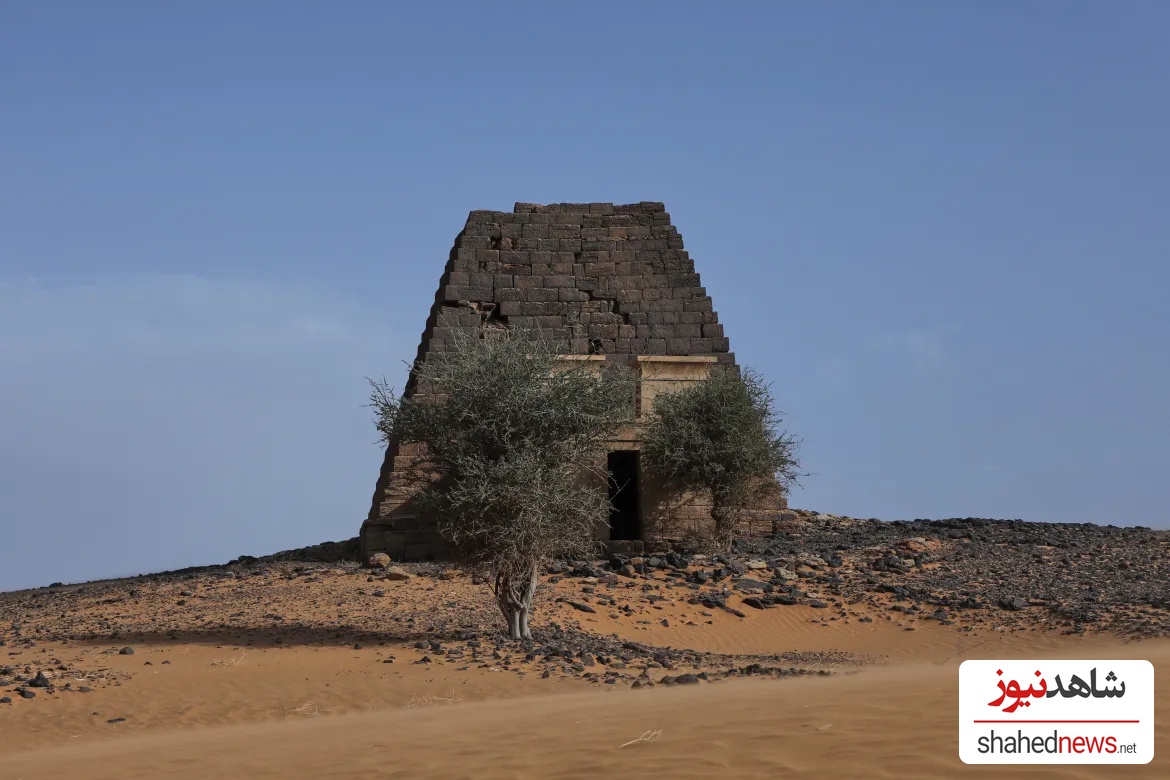 Many of the pyramids at Meroe were damaged or looted in the 19th century by treasure hunters searching for gold and jewellery.