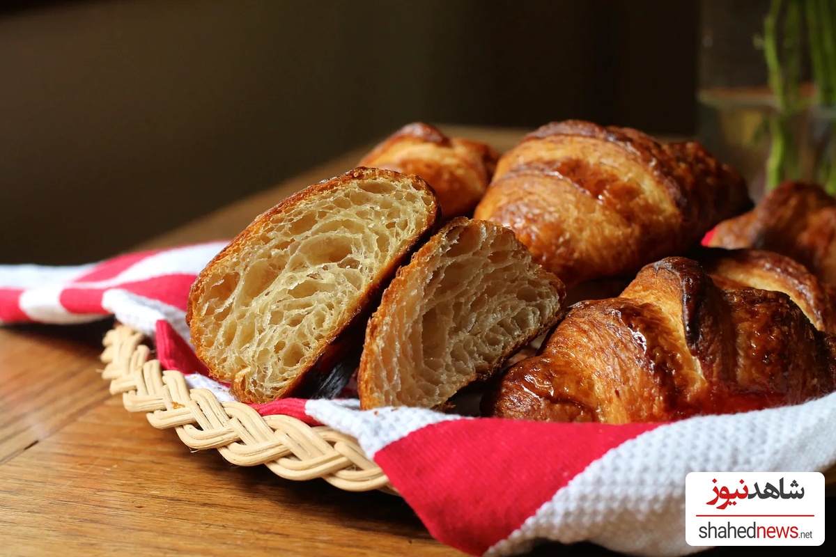 SWAP THE CROISSANT FOR WHOLEGRAIN BREAD