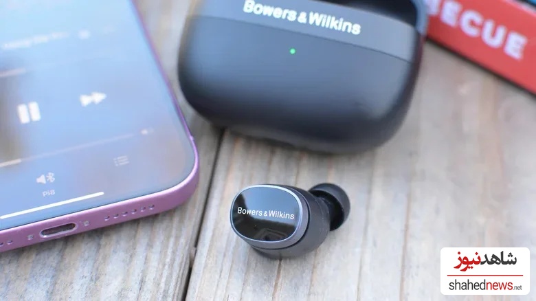 wireless earbuds