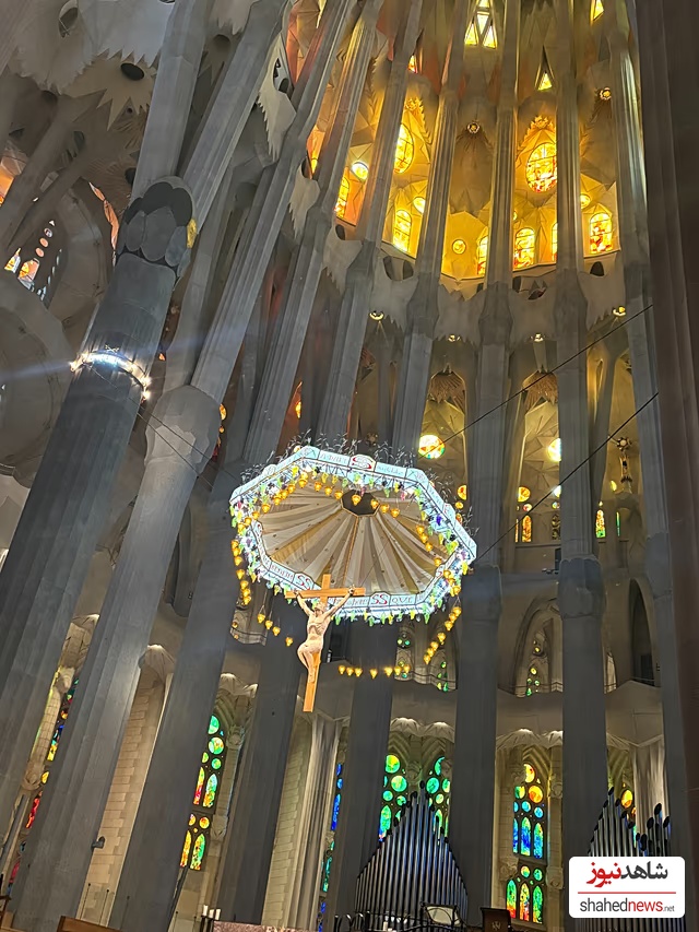 Imagen a tamaño real de Jesucristo en la basílica de la Sagrada Familia. Copyright María Muñoz Morillo
